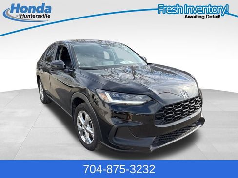 Used 2023 Honda HR-V LX image 1