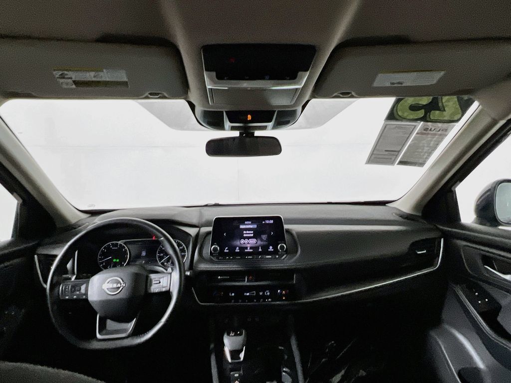 Used 2025 Nissan Rogue SV FWD image 27