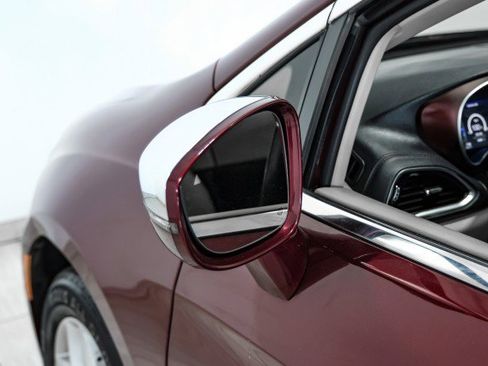 Used 2020 Chrysler Pacifica Limited image 35