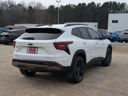 New 2026 Chevrolet Trax ACTIV w/ Sunroof Package image 2
