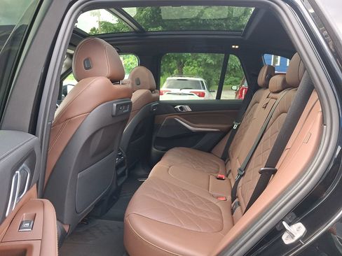 Used 2023 BMW X5 xDrive40i w/ M Sport Package AWD/4WD image 10