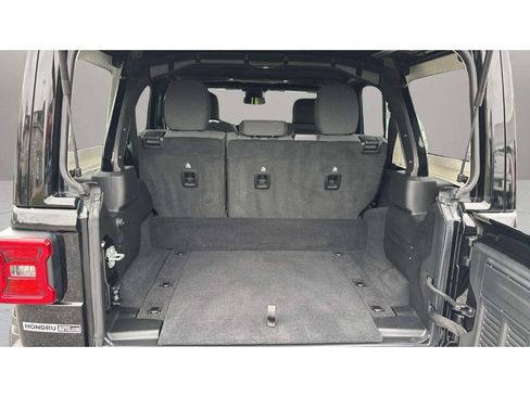 Used 2025 Jeep Wrangler Sahara w/ Safety Group image 9