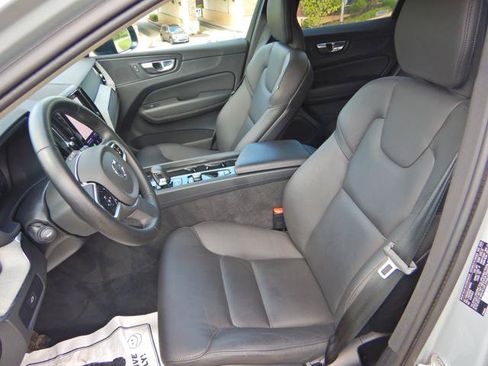 Used 2025 Volvo XC60 B5 Plus AWD/4WD image 11