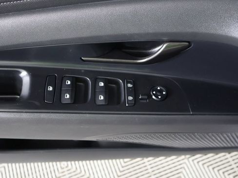Used 2025 Hyundai Elantra Sport FWD image 29
