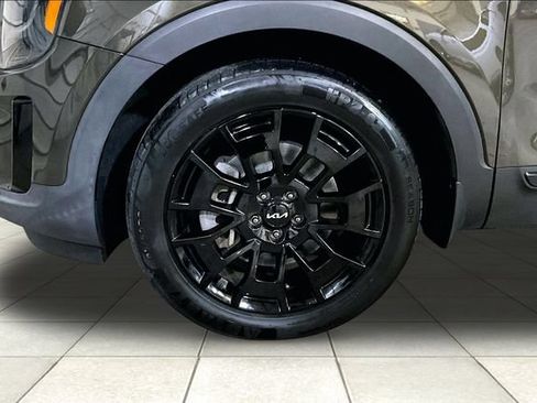 Used 2022 Kia Telluride SX w/ SX Prestige Package AWD/4WD image 9