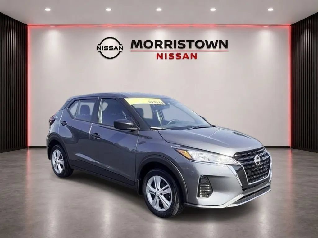 Used 2025 Nissan Kicks Play S FWD image 3