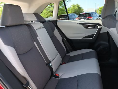 Used 2024 Toyota RAV4 XLE w/ Convenience Package image 32