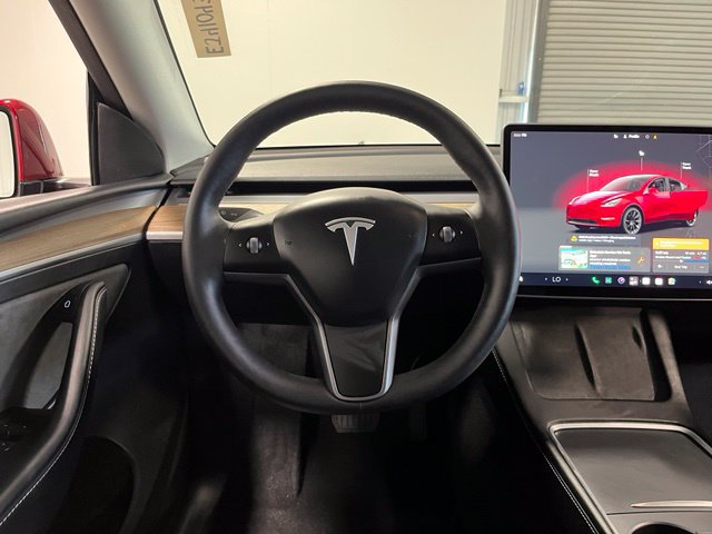 Used 2024 Tesla Model Y Long Range RWD image 22