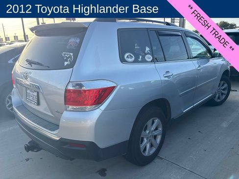 Used 2012 Toyota Highlander 4WD w/ Tech Pkg image 2