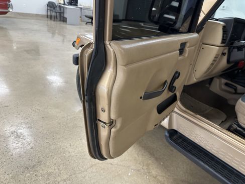 Used 1999 Jeep Wrangler Sahara image 13
