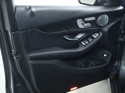 Used 2018 Mercedes-Benz GLC 300 4MATIC image 16