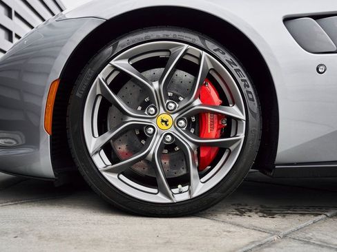 Used 2020 Ferrari GTC4Lusso T RWD image 3