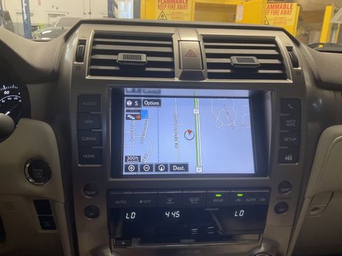 Used 2014 Lexus GX 460 Luxury w/ Preferred Accessory Package image 19