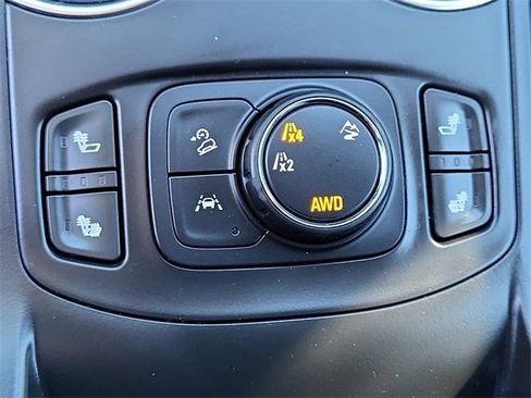 Used 2024 GMC Terrain SLT image 18