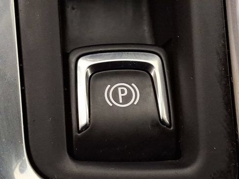 Used 2021 Chevrolet Equinox LT AWD/4WD image 24