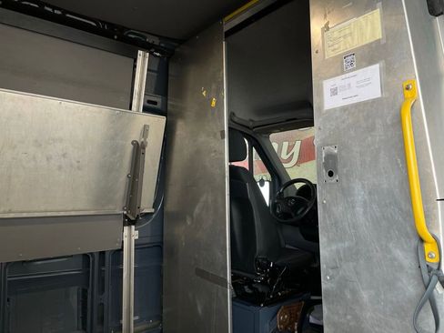 Used 2018 Mercedes-Benz Sprinter 144 Cargo image 21