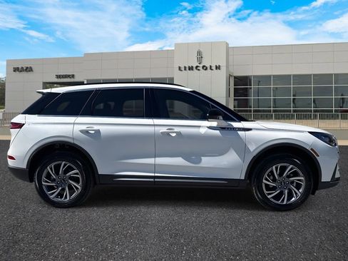 New 2026 Lincoln Corsair Premiere image 2