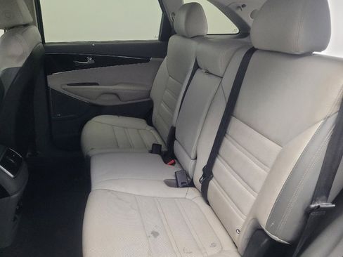 Used 2018 Kia Sorento SX image 18