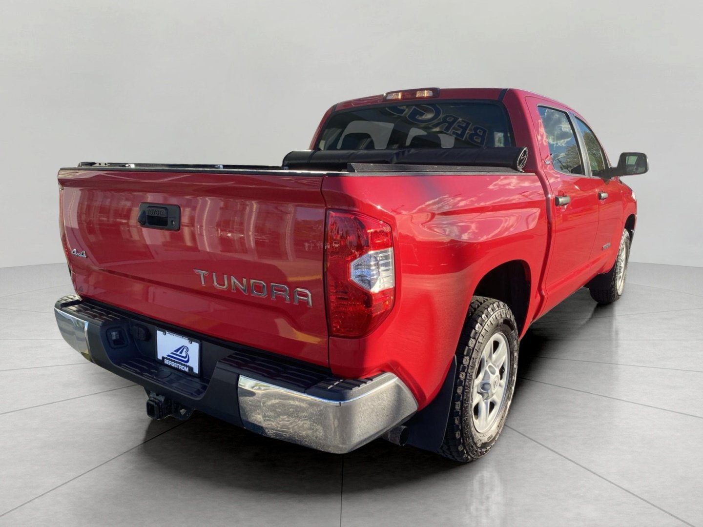 Used 2015 Toyota Tundra SR5 w/ SR5 Upgrade Package AWD/4WD image 8