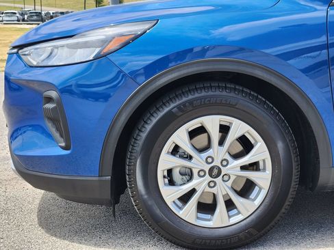 Used 2023 Ford Escape Active w/ Cold Weather Package FWD image 9