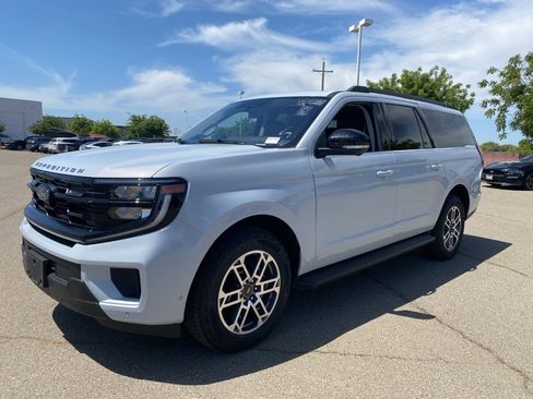 Used 2025 Ford Expedition Max Active AWD/4WD image 1