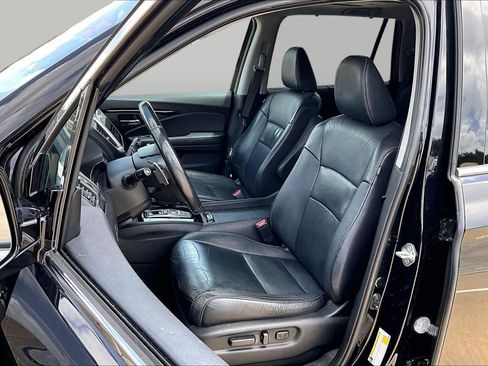 Used 2018 Honda Pilot Touring image 8