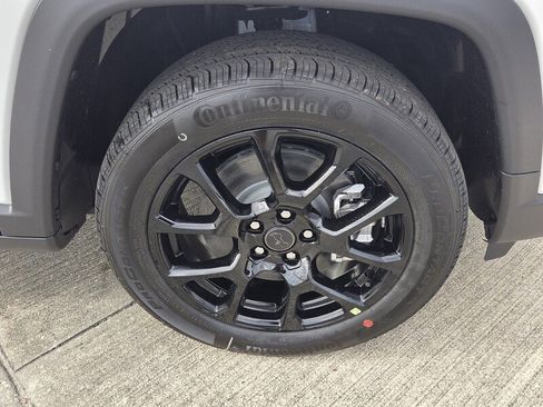 New 2026 Jeep Compass Latitude image 16