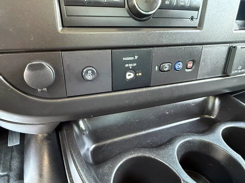 Used 2022 Chevrolet Express 3500 w/ Power Convenience Package RWD image 38