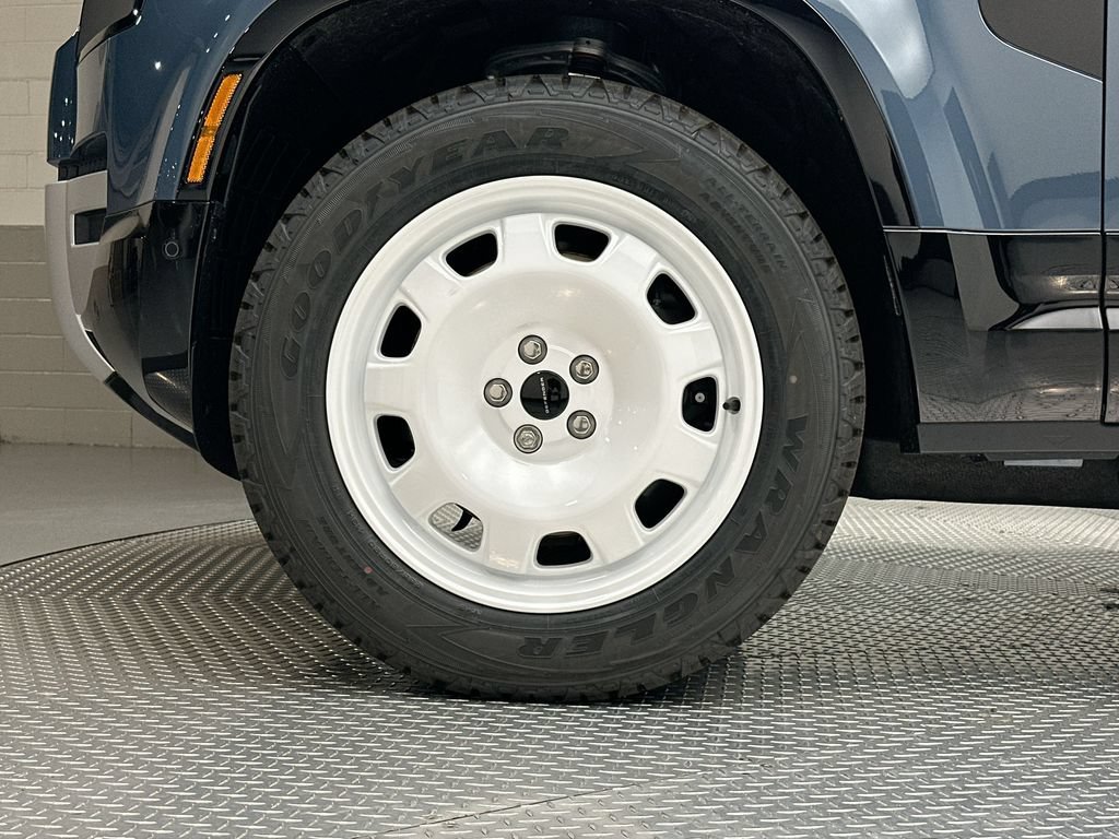 New 2026 Land Rover Defender 110 S AWD/4WD image 5