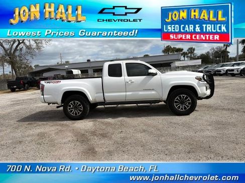 Used 2022 Toyota Tacoma TRD Sport w/ TRD Premium Sport Package image 14