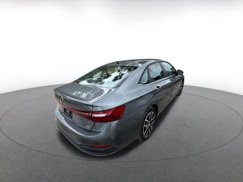 Used 2025 Volkswagen Jetta SE image 5