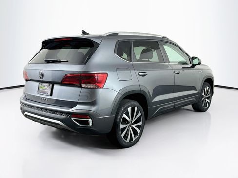 Used 2024 Volkswagen Taos SE FWD image 9