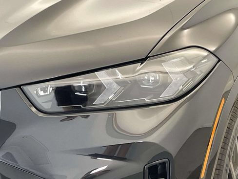 Used 2026 BMW X5 xDrive40i w/ M Sport Package AWD/4WD image 9
