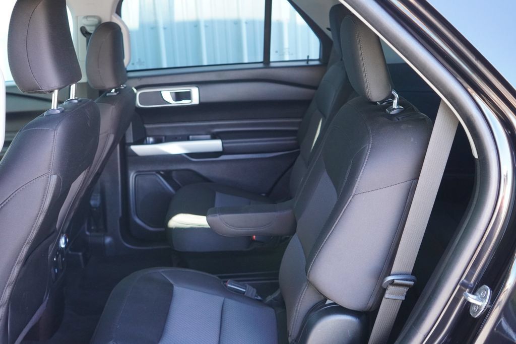 Used 2022 Ford Explorer XLT AWD/4WD image 29