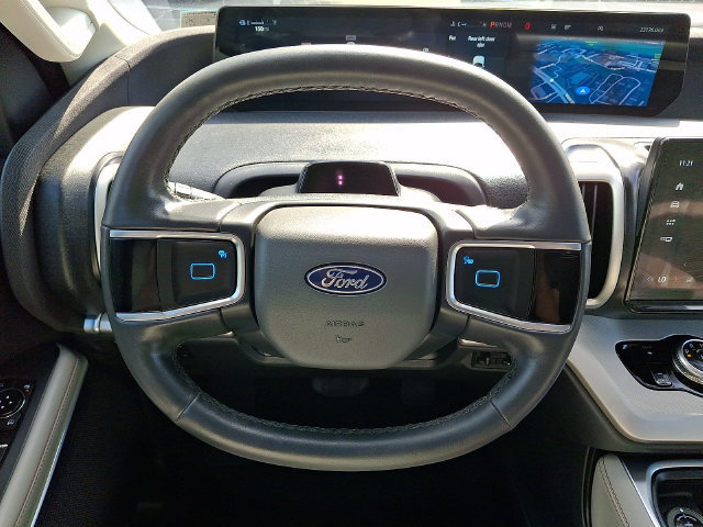 Certified 2025 Ford Expedition Active AWD/4WD image 23