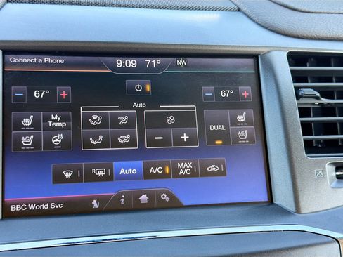 Used 2013 Lincoln MKS image 17