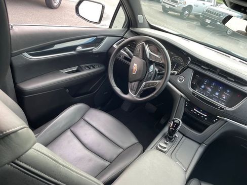 Used 2025 Cadillac XT5 Premium Luxury image 25