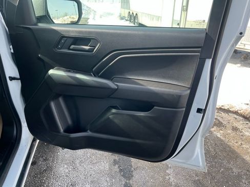 New 2025 Chevrolet Colorado W/T image 19