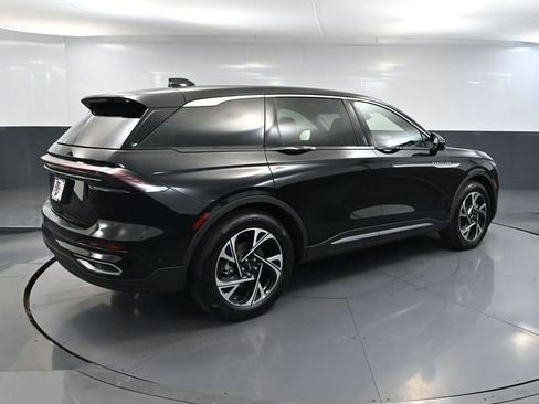 Used 2024 Lincoln Nautilus Premier w/ Equipment Group 102A image 6