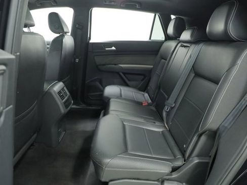 Used 2022 Volkswagen Atlas Cross Sport SEL image 32