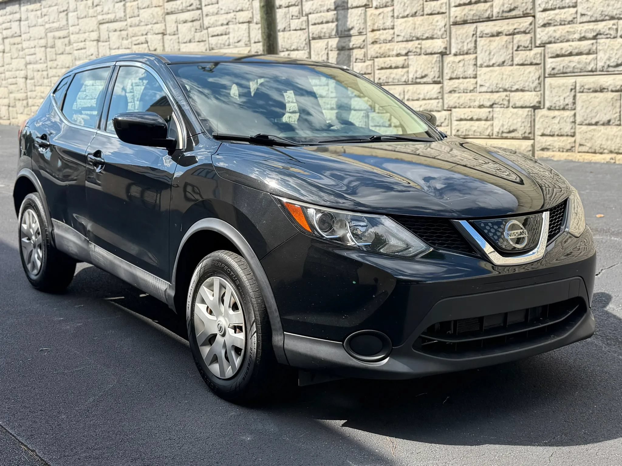 Used 2018 Nissan Rogue Sport S AWD/4WD image 5