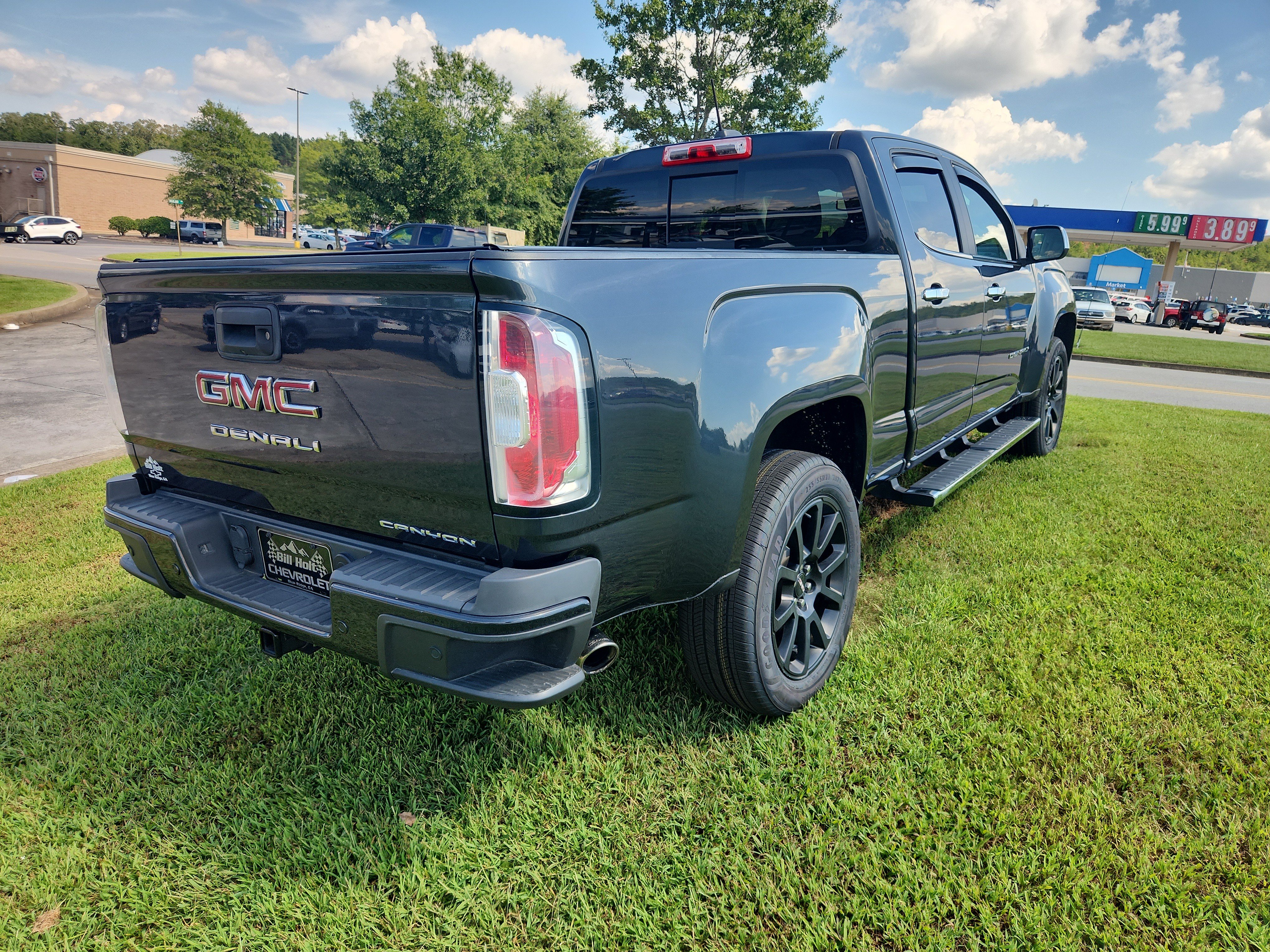 Used 2022 GMC Canyon Denali AWD/4WD image 4