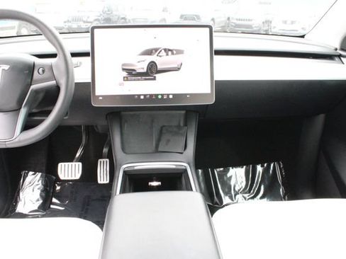 Used 2023 Tesla Model Y Performance AWD/4WD image 12