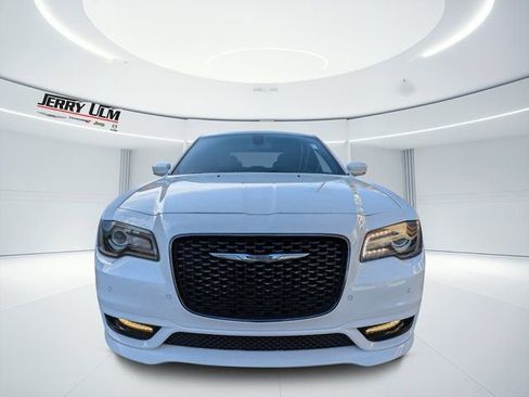 Used 2019 Chrysler 300 S w/ 300S Premium Group 2 image 7