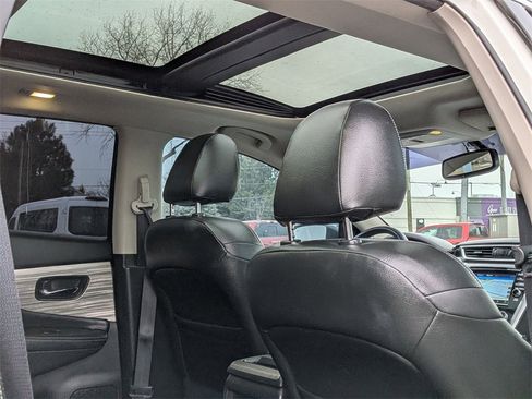 Used 2017 Nissan Murano SV w/ Premium Plus Package image 22