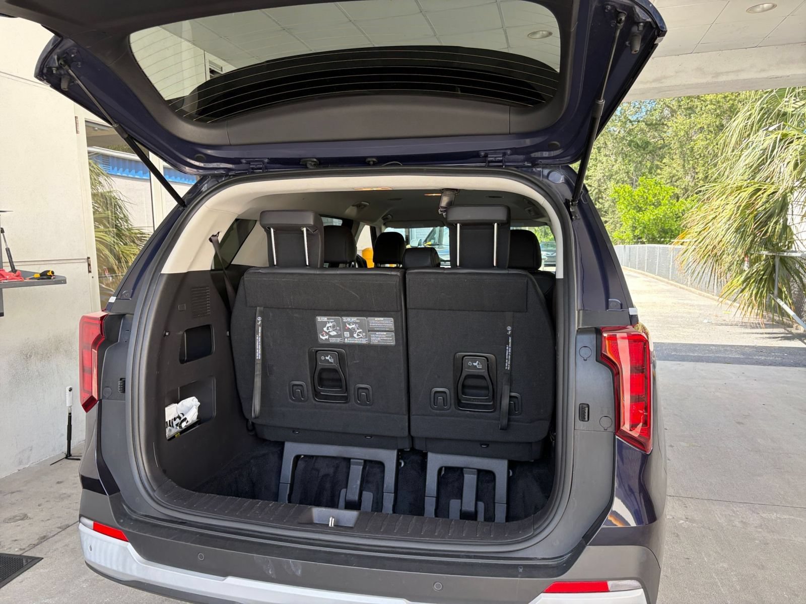 Used 2026 Kia Carnival FWD image 33