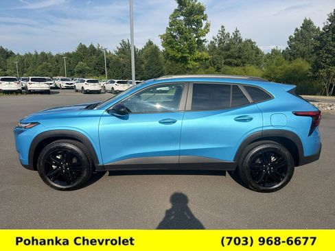 Used 2025 Chevrolet Trax ACTIV w/ Sunroof Package FWD image 4