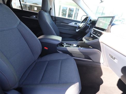 Certified 2025 Ford Explorer Active image 14