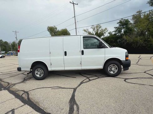 Used 2019 Chevrolet Express 2500 w/ Driver Convenience Package RWD image 9