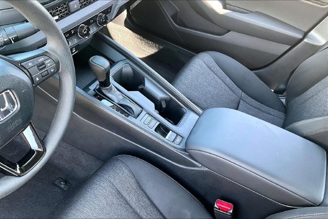 Certified 2025 Honda Accord SE image 18